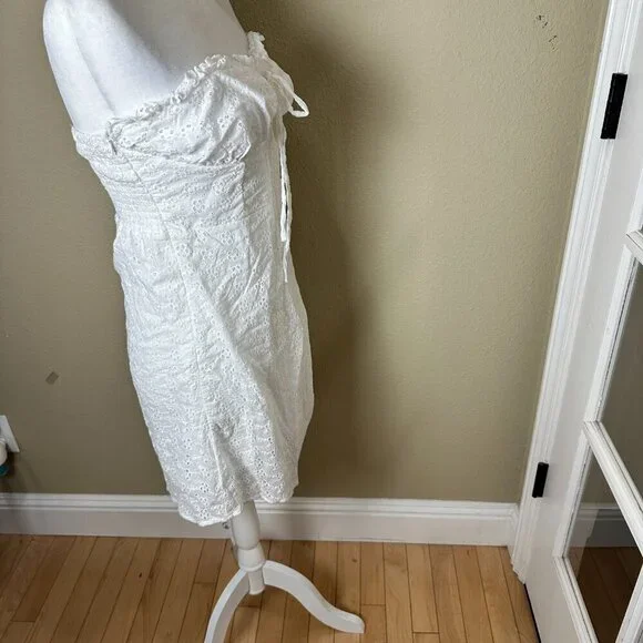 NWT AIYANA City Break Mini Dress White Eyelet Strapless Size Large - Picture 16 of 16